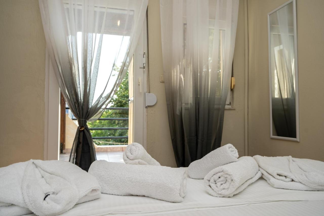 Magdalene'S Premium Apartments Ofrinion Bagian luar foto