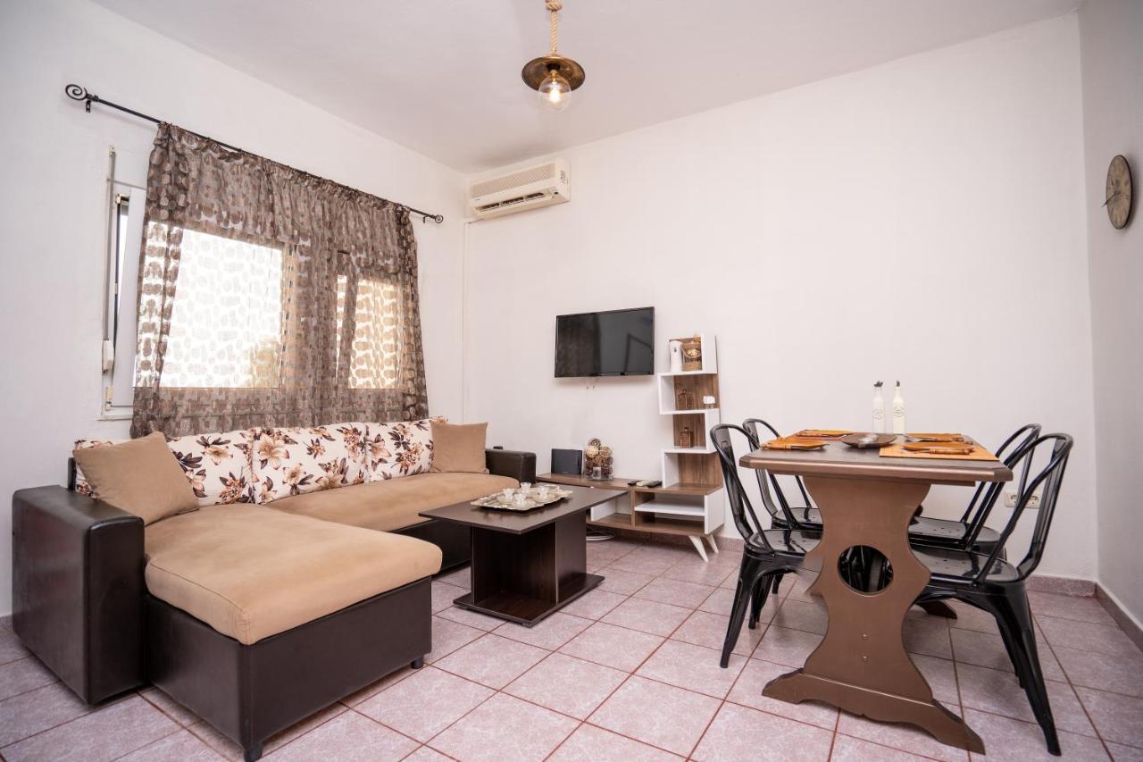 Magdalene'S Premium Apartments Ofrinion Bagian luar foto