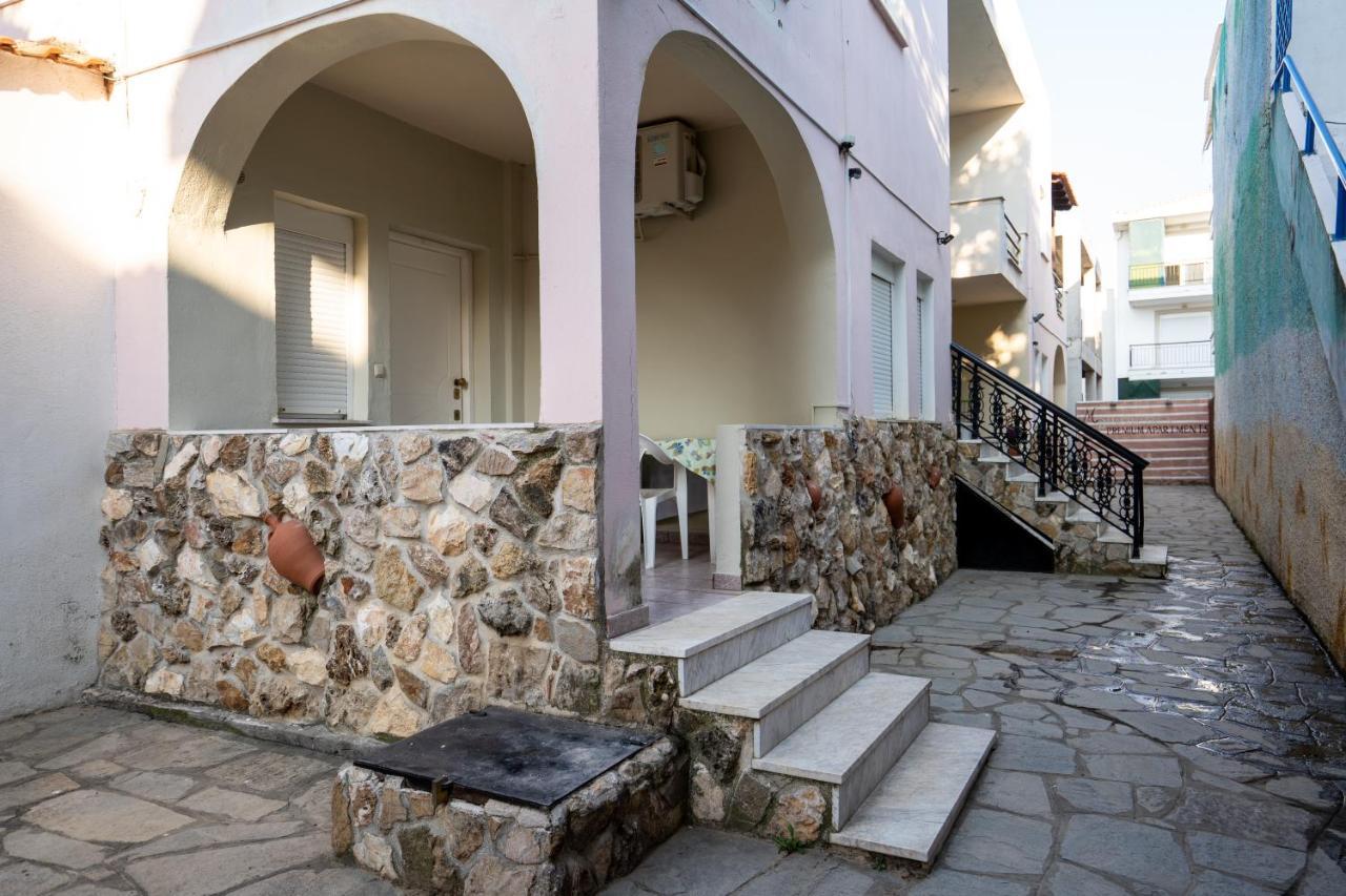 Magdalene'S Premium Apartments Ofrinion Bagian luar foto