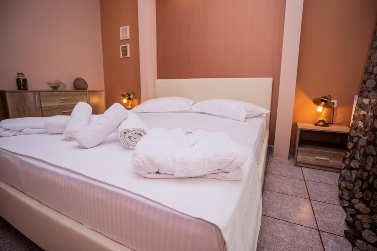 Magdalene'S Premium Apartments Ofrinion Bagian luar foto