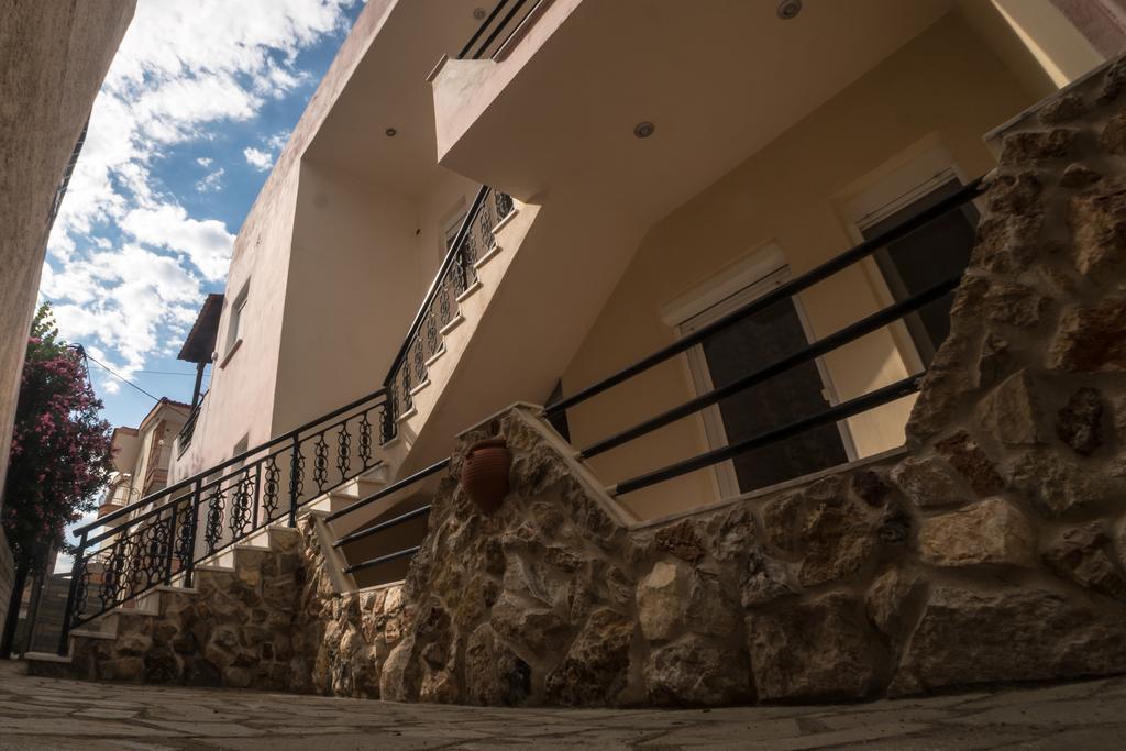 Magdalene'S Premium Apartments Ofrinion Bagian luar foto